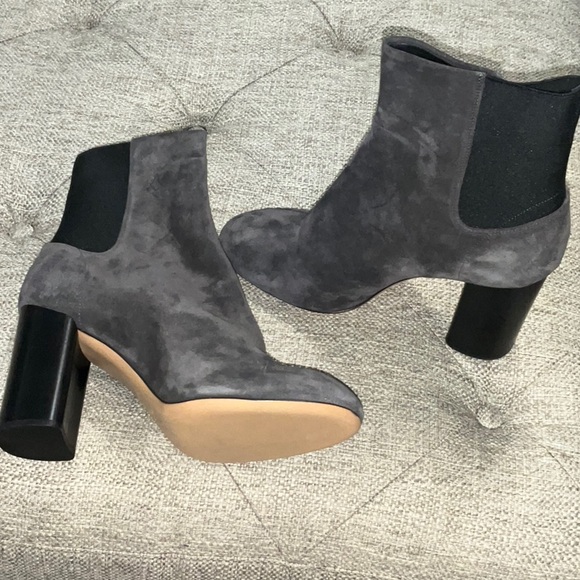 Rag & Bone Gray Suede Women's Ankle Boots - Picture 3 of 3